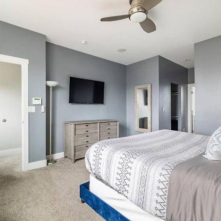 4 Bedroom 3 Bath Sleeps 10 Pet Friendly Private Backyard, 2 Car Garage, City Views, Close To All Stadiums And Casino 피츠버그 외부 사진