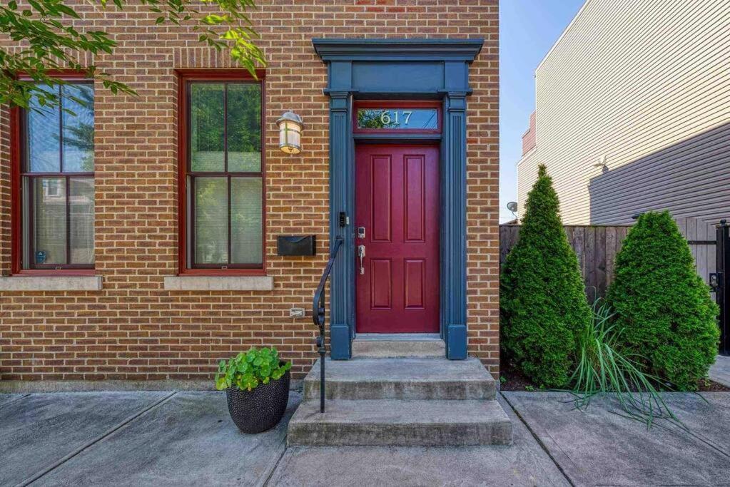 4 Bedroom 3 Bath Sleeps 10 Pet Friendly Private Backyard, 2 Car Garage, City Views, Close To All Stadiums And Casino 피츠버그 외부 사진