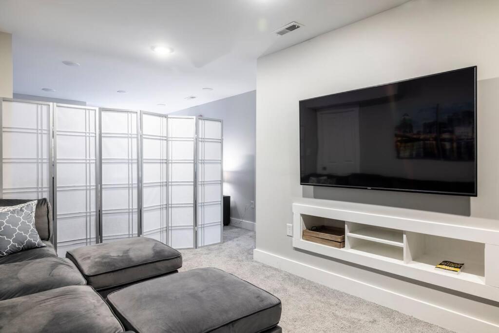 4 Bedroom 3 Bath Sleeps 10 Pet Friendly Private Backyard, 2 Car Garage, City Views, Close To All Stadiums And Casino 피츠버그 외부 사진