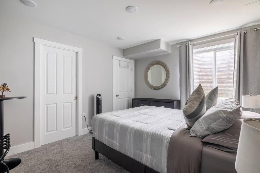 4 Bedroom 3 Bath Sleeps 10 Pet Friendly Private Backyard, 2 Car Garage, City Views, Close To All Stadiums And Casino 피츠버그 외부 사진