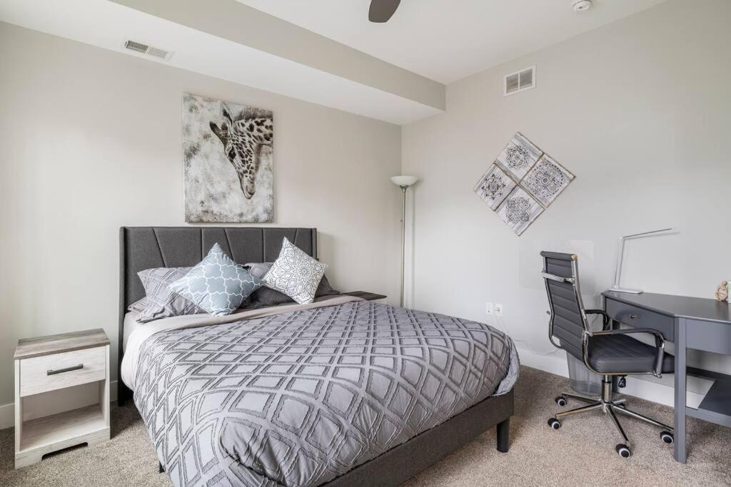 4 Bedroom 3 Bath Sleeps 10 Pet Friendly Private Backyard, 2 Car Garage, City Views, Close To All Stadiums And Casino 피츠버그 외부 사진