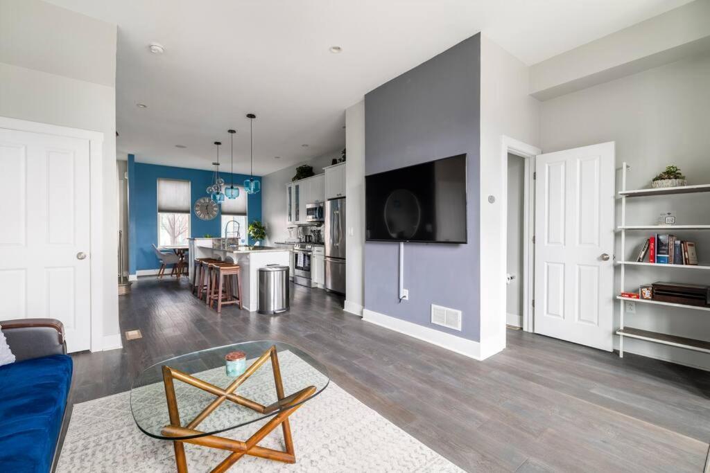 4 Bedroom 3 Bath Sleeps 10 Pet Friendly Private Backyard, 2 Car Garage, City Views, Close To All Stadiums And Casino 피츠버그 외부 사진