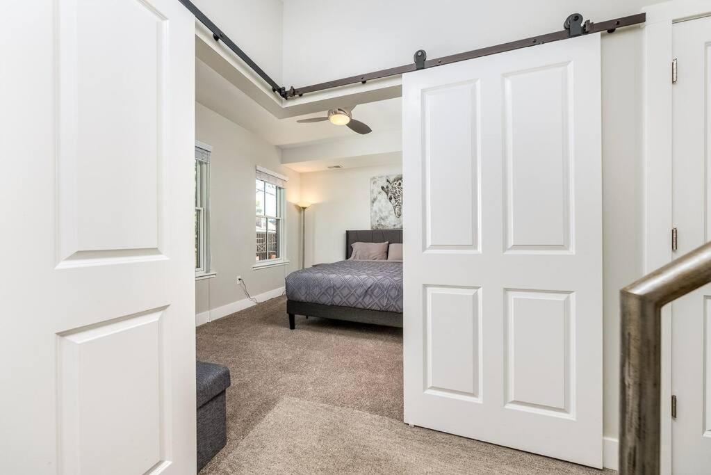 4 Bedroom 3 Bath Sleeps 10 Pet Friendly Private Backyard, 2 Car Garage, City Views, Close To All Stadiums And Casino 피츠버그 외부 사진