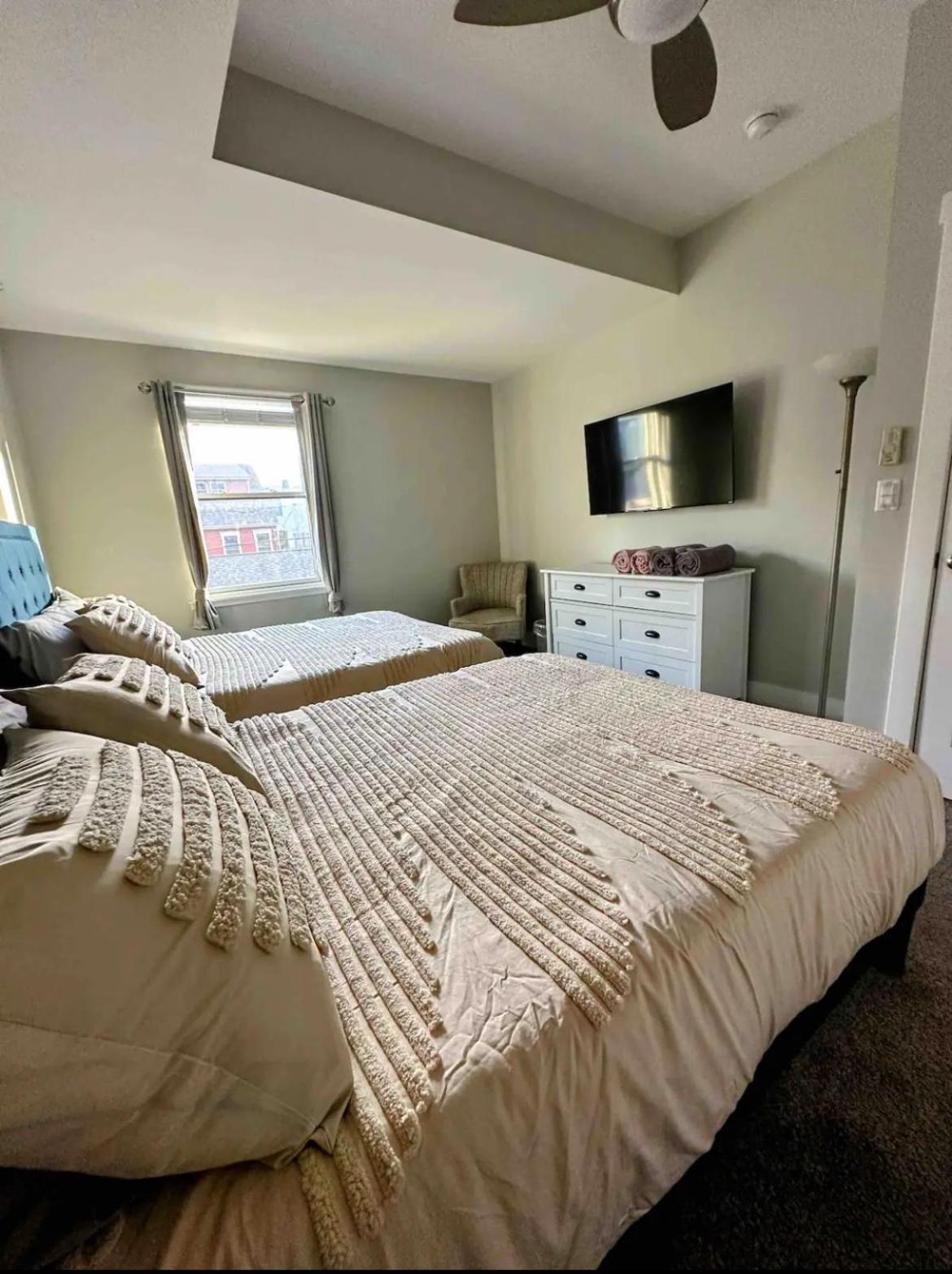 4 Bedroom 3 Bath Sleeps 10 Pet Friendly Private Backyard, 2 Car Garage, City Views, Close To All Stadiums And Casino 피츠버그 외부 사진